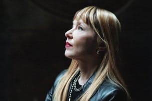 Suzanne Vega - Flying With Angels