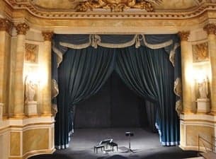 The Play That Goes Wrong
